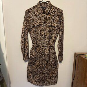 Flowy leopard print Banana Repubulic long sleeve collared dress
